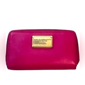 EUC zip around Marc jacobs wallet